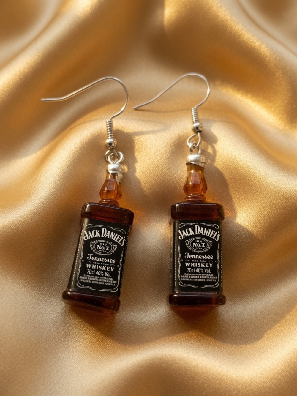 ✨🥃
NEW! Golden Tennessee Whispers — Delicate Mini Jack Daniel’s Earrings 💛